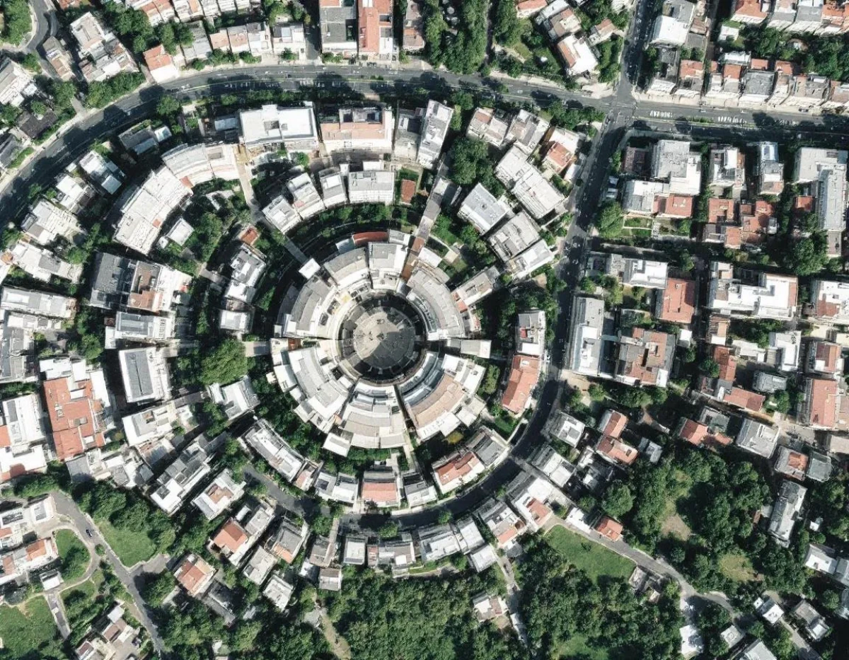 Urbanisme et Environnement : Les Normes Actuelles Façonnant nos Villes Durables